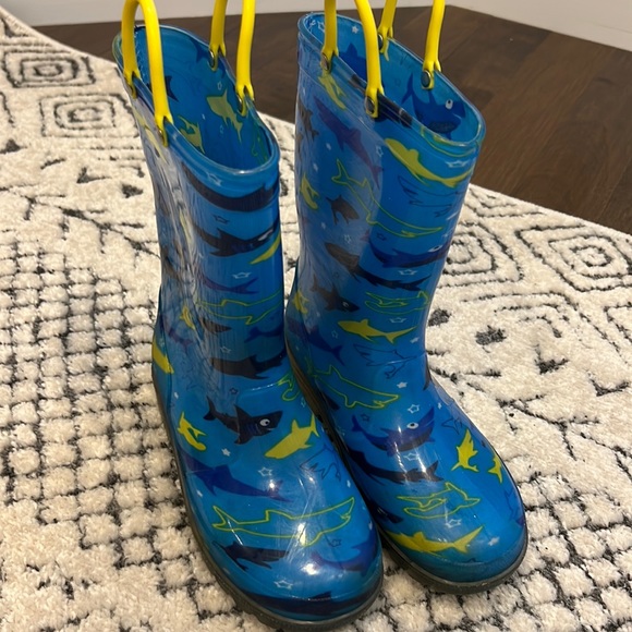 DSW Other - Rain boots kids size 2